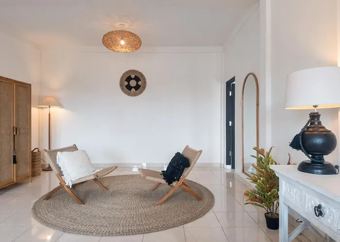 Spacious 2br Private Pool In *