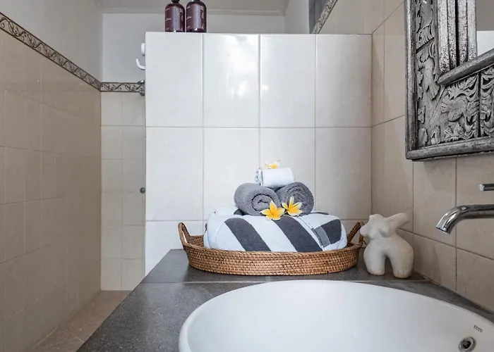 Spacious 2br Private Pool In